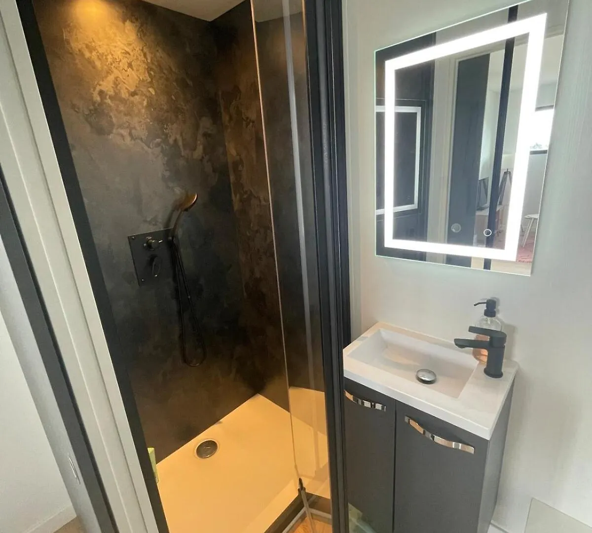 Studio De Jardin Neuf Étoile-sur-Rhône بيت للعطل